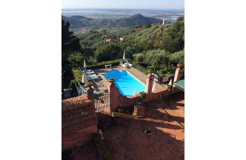 Corsanico-Bargecchia Apartment | Nice apartment with A/C, pool, WIFI, TV, patio, pets allowed and panoramic view, close to Viareg.