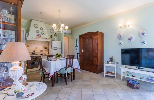 Rosignano Solvay Apartment | Nice apartment for 4 people with WIFI, A/C, TV and patio