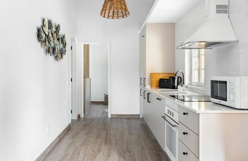 Sao Martinho Villa | Nice apartment in villa for 4 people with A/C, WIFI, pool, TV and terrace
