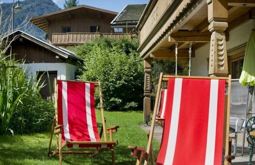 Hart im Zillertal House | Nice apartment in villa for 15 guests with WIFI, TV, patio and pets allowed
