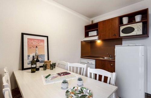 Le Verdon-sur-Mer Apartment | Nice apartment for 8 people with WIFI, pool, TV, terrace and pets allowed