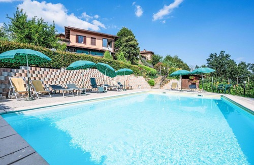Cortazzone Villa | Nice apartment in villa for 4 people with pool, WIFI, TV, patio and pets allowed