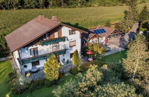 Agsdorf Apartment | Nice apartment for 4 guests with WIFI, TV, patio and pets allowed