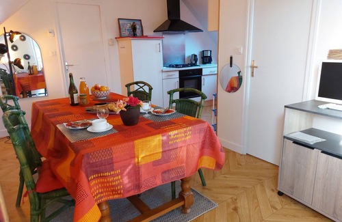 Plougonvelin Apartment | Nice apartment for 2 guests with WIFI, TV, patio, pets allowed and panoramic view