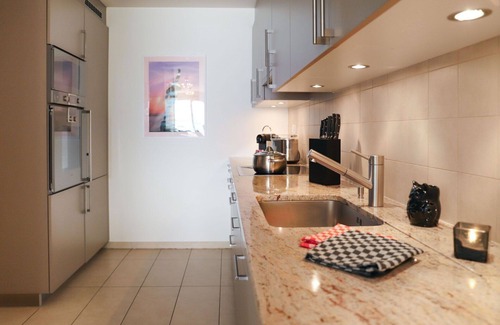 Montreux Apartment | Nice apartment for 2 people with WIFI, pool, A/C, TV, terrace and panoramic view