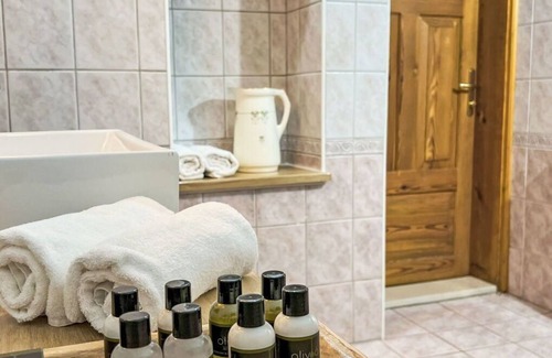 Spodnja Polskava Apartment | Nice apartment for 3 guests with pool, WIFI and TV