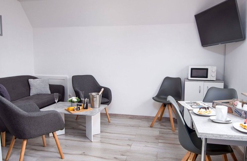 Norddeich Apartment | Nice apartment for 3 guests with WIFI, TV and balcony