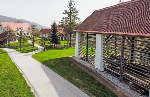 Pohorje Apartment | Nice apartment for 3 people with pool, WIFI and TV