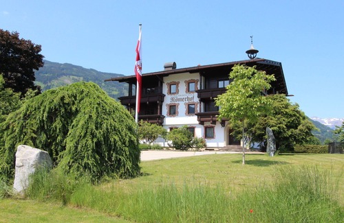 Kapfing Apartment | Nice apartment for 3 people with WIFI, TV, terrace, pets allowed and panoramic view