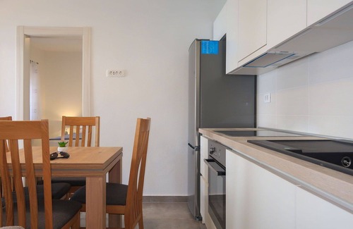 Stinica Apartment | Nice apartment for 3 people with WIFI, A/C, TV and terrace