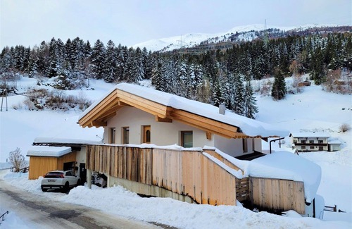 Wenns Apartment | Nice apartment for 4 guests with WIFI, TV and terrace