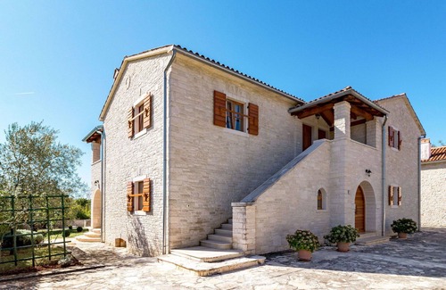 Stifanici Apartment | Nice apartment for 4 guests with pool, WIFI, A/C, TV, terrace and pets allowed