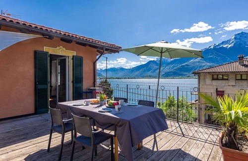 Trezzone Apartment | Nice apartment for 4 people with WIFI, A/C, TV and patio
