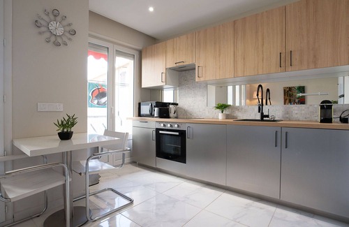Riou - Petit Juas - Av de Grasse Apartment | Nice apartment for 4 people with WIFI, A/C, TV and terrace
