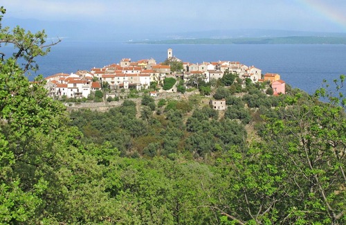 Porozina Apartment | Nice apartment for 4 people with WIFI, A/C, TV, terrace, pets allowed and parking