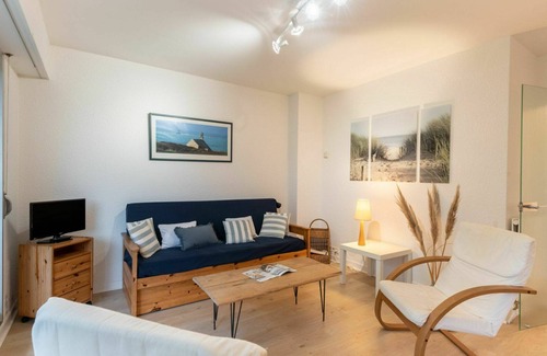 La Trinite-sur-Mer Apartment | Nice apartment for 4 people with WIFI, TV and balcony