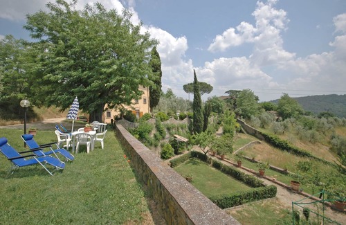 Scandicci Apartment | Nice apartment for 4 people with pool, WIFI and TV, close to Florence