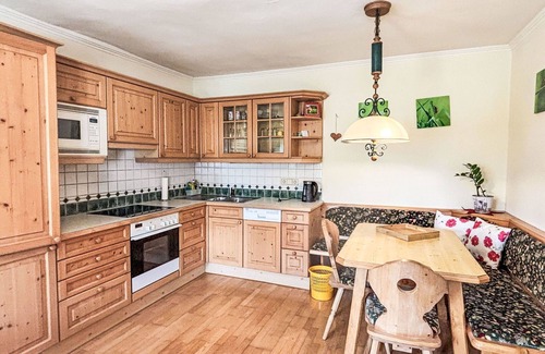 Weissenbach Apartment | Nice apartment for 4 people with WIFI, TV, balcony and pets allowed