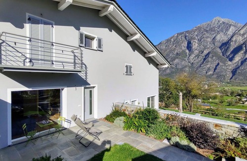 Samolaco Apartment | Nice apartment for 4 people with WIFI, A/C, TV and patio