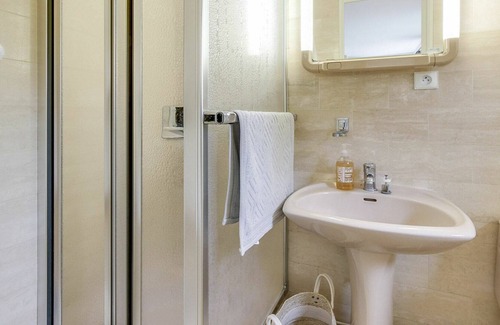 Saint-Arnoult Apartment | Nice apartment for 5 guests with WIFI, TV, terrace and parking
