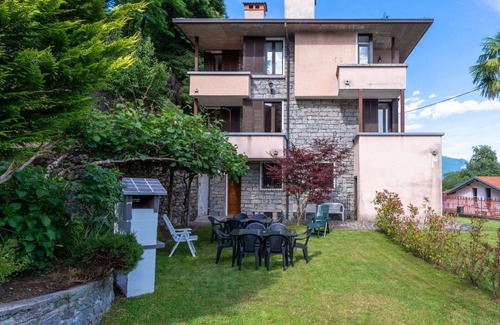 Gera Lario Apartment | Nice apartment for 5 guests with WIFI, TV, patio and pets allowed