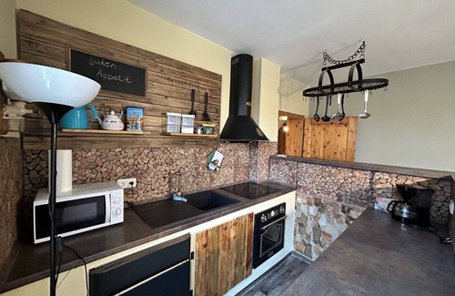 Grossschoenau Apartment | Nice apartment for 5 people with WIFI, hot tub, TV, patio and pets allowed