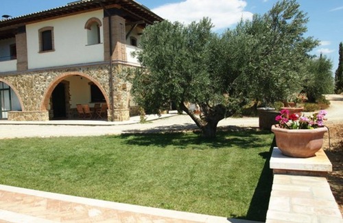 Follonica Apartment | Nice apartment for 6 people with TV, patio and panoramic view