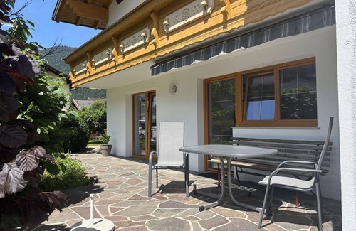 Weissenbach am Lech Apartment | Nice apartment for 6 people with WIFI, TV, terrace and pets allowed