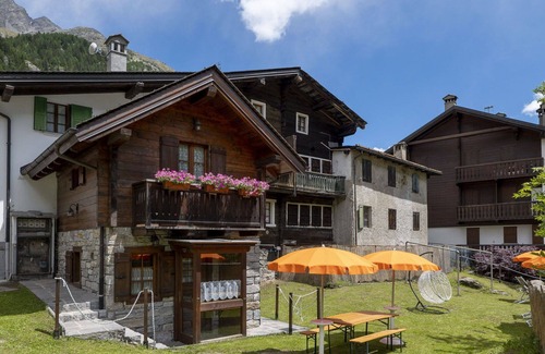 Macugnaga Apartment | Nice apartment for 6 people with TV, pets allowed and panoramic view