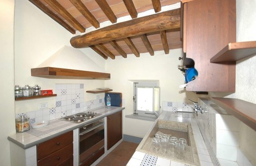 Montalcino Apartment | Nice apartment for 7 people with pool, A/C, TV, pets allowed and panoramic view