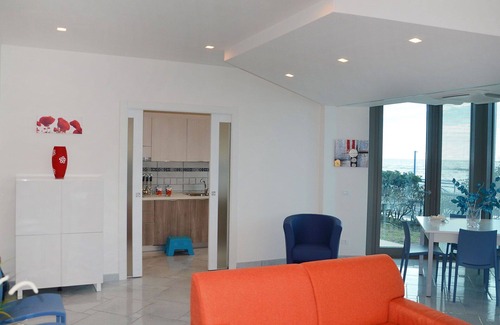 Terracina Apartment | Nice apartment for 8 people with A/C, WIFI, pool, TV, balcony and pets allowed
