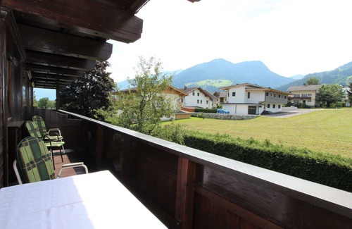 Kapfing Apartment | Nice apartment for 4 people with WIFI, TV, balcony, pets allowed and panoramic view