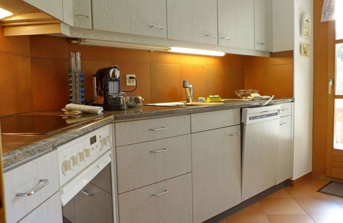 Maloja Apartment | Nice apartment for 4 guests with WIFI, TV, balcony and pets allowed