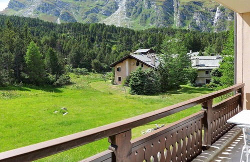 Maloja Apartment | Nice apartment for 4 guests with WIFI, TV, balcony and pets allowed