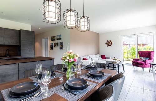 Butjadingen Apartment | Nice apartment for 11 guests with WIFI, TV and terrace