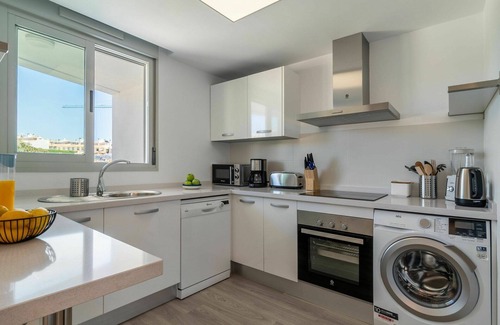 Carihuela Apartment | Nice apartment for 4 guests with WIFI, A/C, pool, TV and terrace