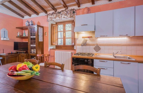 Cutigliano Apartment | Nice apartment for 6 people with pool, WIFI, TV, veranda and pets allowed