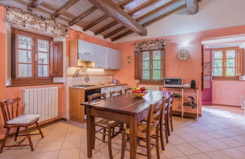Cutigliano Apartment | Nice apartment for 6 people with pool, WIFI, TV, veranda and pets allowed