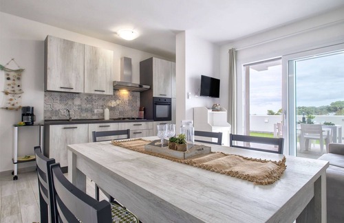 La Muddizza Apartment | Nice apartment for 6 guests with A/C, WIFI, pool, TV, patio and pets allowed