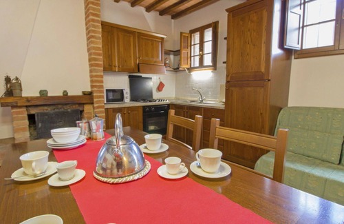 Rapolano Terme Villa | Nice apartment in villa for 6 guests with pool, WIFI, TV and patio