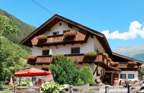 Kaunertal Villa | Nice apartment in villa for 4 guests with WIFI, TV, patio and pets allowed