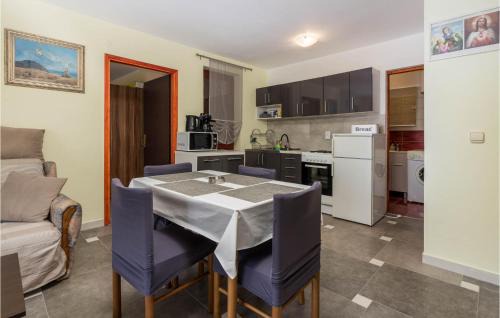 Barbat na Rabu Apartment | Nice Apartment In Barbat With Wifi