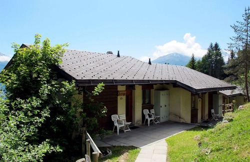 Granges House | Nice apartment in villa for 8 guests with WIFI, TV, terrace and pets allowed