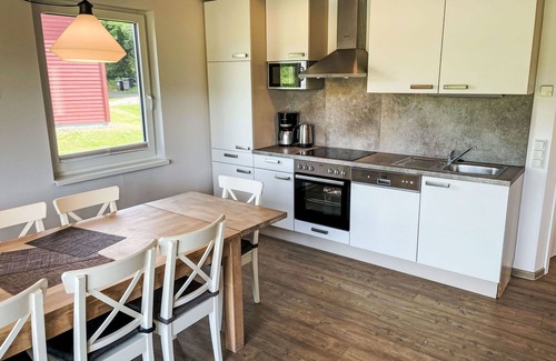 Hechthausen House | Nice apartment in villa for 8 people with WIFI, pool, TV, terrace and pets allowed