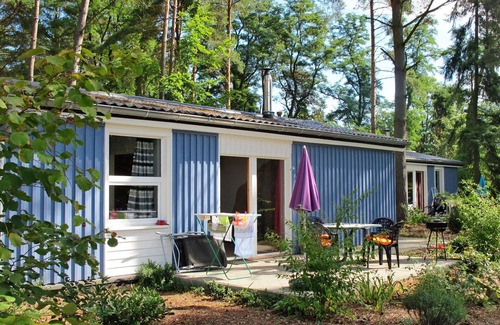 Oberhavel House | Nice apartment in villa for 3 guests with WIFI, TV, terrace and pets allowed