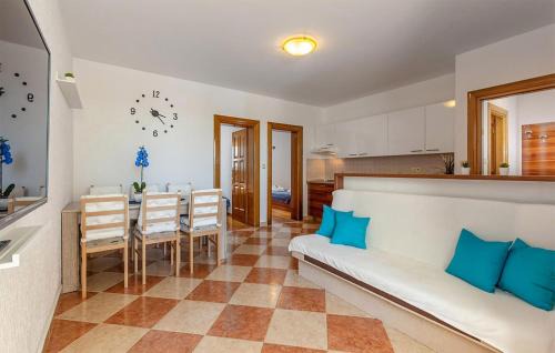 Dramalj Apartment | Nice Apartment In Dramalj With Wifi