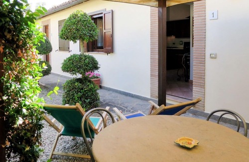 Bolsena Villa | Nice apartment in villa for 4 people with pool, WIFI, TV, patio, pets allowed and parking
