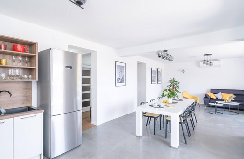 Molunat Apartment | Nice apartment in Molunat with WiFi
