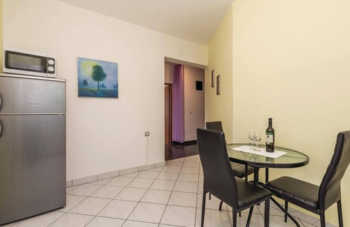 Povljana Apartment | Nice apartment in Povljana with WiFi