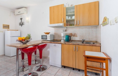 Stara Baska Apartment | Nice apartment in Stara Baska with WiFi